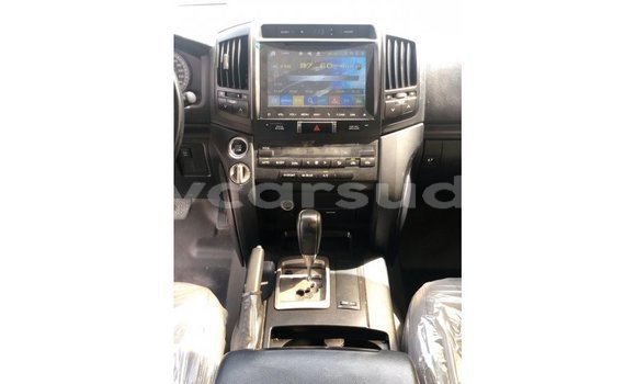 Buy Import Toyota Land Cruiser White Car in Import - Dubai in Al Jazirah State Buy Import Toyota Land Cruiser White Car in Import - Dubai in Al Jazirah State