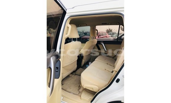 Acheter Import Voiture Toyota Prado Blanc à Import - Dubai, État d'Al Jazirah Acheter Import Voiture Toyota Prado Blanc à Import - Dubai, État d'Al Jazirah
