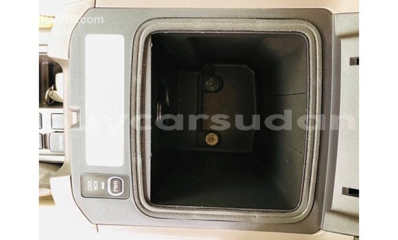 Acheter Import Voiture Toyota Prado Blanc à Import - Dubai, État d'Al Jazirah Acheter Import Voiture Toyota Prado Blanc à Import - Dubai, État d'Al Jazirah