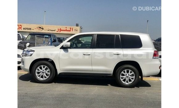 Acheter Import Voiture Toyota Land Cruiser Blanc à Import - Dubai, État d'Al Jazirah Acheter Import Voiture Toyota Land Cruiser Blanc à Import - Dubai, État d'Al Jazirah