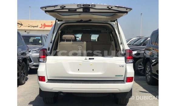 Acheter Import Voiture Toyota Land Cruiser Blanc à Import - Dubai, État d'Al Jazirah Acheter Import Voiture Toyota Land Cruiser Blanc à Import - Dubai, État d'Al Jazirah