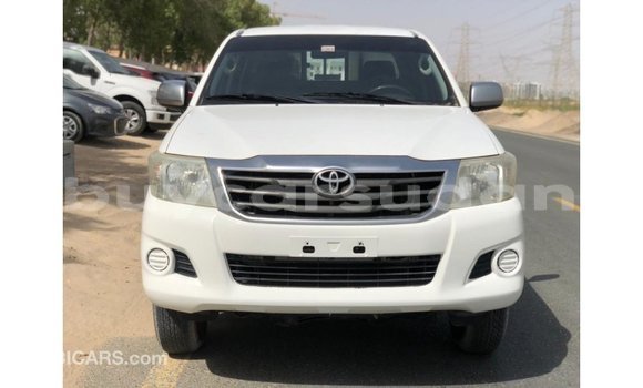 Buy Import Toyota Hilux White Car in Import - Dubai in Al Jazirah State Buy Import Toyota Hilux White Car in Import - Dubai in Al Jazirah State