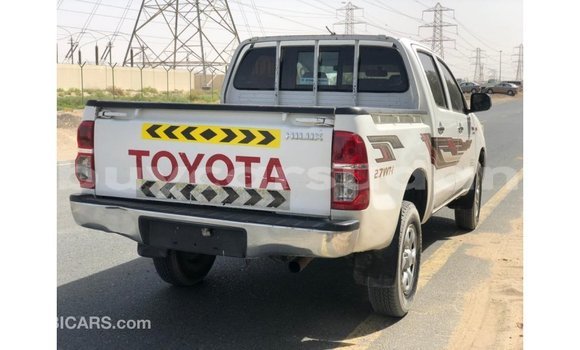 Buy Import Toyota Hilux White Car in Import - Dubai in Al Jazirah State Buy Import Toyota Hilux White Car in Import - Dubai in Al Jazirah State