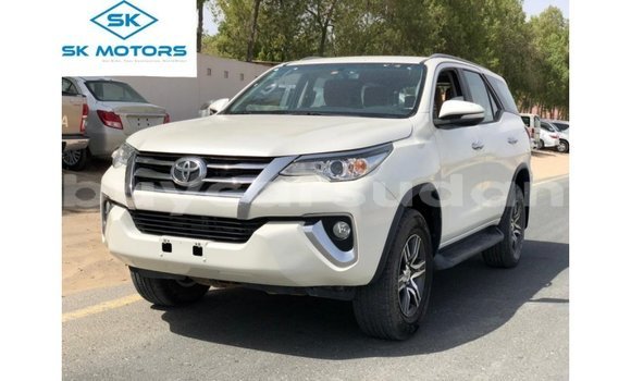 Buy Import Toyota Fortuner White Car in Import - Dubai in Al Jazirah State