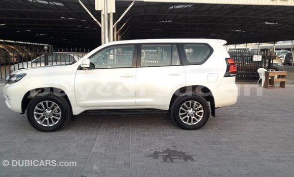 Acheter Import Voiture Toyota Prado Blanc à Import - Dubai, État d'Al Jazirah Acheter Import Voiture Toyota Prado Blanc à Import - Dubai, État d'Al Jazirah
