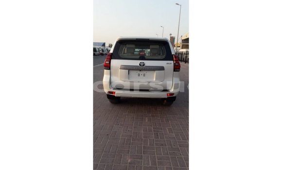 Acheter Import Voiture Toyota Prado Blanc à Import - Dubai, État d'Al Jazirah Acheter Import Voiture Toyota Prado Blanc à Import - Dubai, État d'Al Jazirah