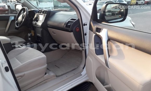 Acheter Import Voiture Toyota Prado Blanc à Import - Dubai, État d'Al Jazirah Acheter Import Voiture Toyota Prado Blanc à Import - Dubai, État d'Al Jazirah