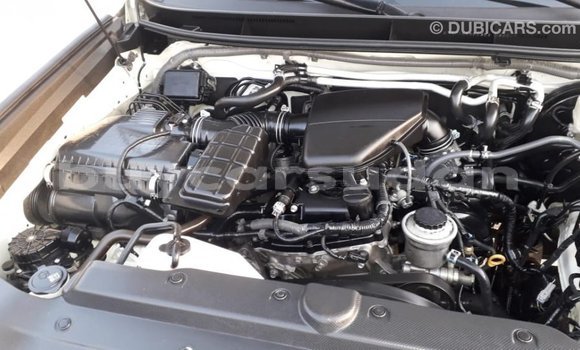 Acheter Import Voiture Toyota Prado Blanc à Import - Dubai, État d'Al Jazirah Acheter Import Voiture Toyota Prado Blanc à Import - Dubai, État d'Al Jazirah