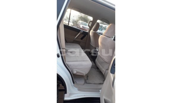 Acheter Import Voiture Toyota Prado Blanc à Import - Dubai, État d'Al Jazirah Acheter Import Voiture Toyota Prado Blanc à Import - Dubai, État d'Al Jazirah