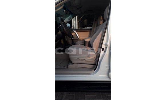Acheter Import Voiture Toyota Prado Blanc à Import - Dubai, État d'Al Jazirah Acheter Import Voiture Toyota Prado Blanc à Import - Dubai, État d'Al Jazirah