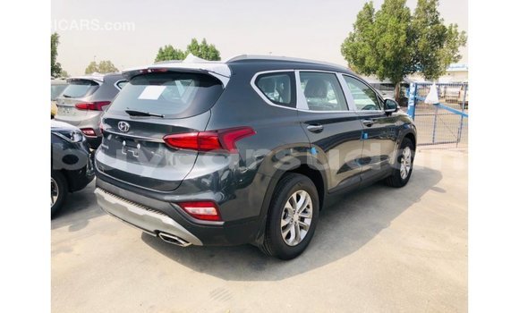 Acheter Import Voiture Hyundai Santa Fe Vert à Import - Dubai, État d'Al Jazirah Acheter Import Voiture Hyundai Santa Fe Vert à Import - Dubai, État d'Al Jazirah