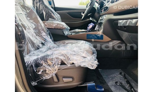 Acheter Import Voiture Hyundai Santa Fe Vert à Import - Dubai, État d'Al Jazirah Acheter Import Voiture Hyundai Santa Fe Vert à Import - Dubai, État d'Al Jazirah