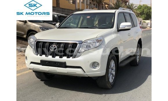 Acheter Import Voiture Toyota Prado Blanc à Import - Dubai, État d'Al Jazirah