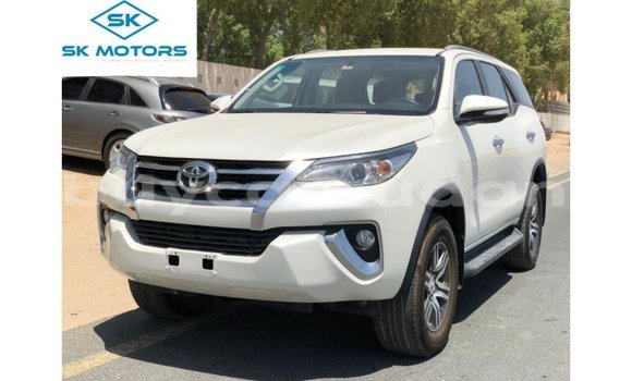 Buy Import Toyota Fortuner White Car in Import - Dubai in Al Jazirah State