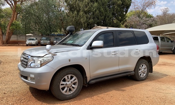 Buy Used Toyota Land Cruiser Silver Car in Khartoum in Khartoum Buy Used Toyota Land Cruiser Silver Car in Khartoum in Khartoum