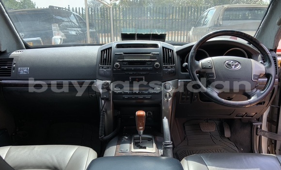 Buy Used Toyota Land Cruiser Silver Car in Khartoum in Khartoum Buy Used Toyota Land Cruiser Silver Car in Khartoum in Khartoum