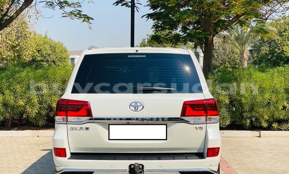 Buy Used Toyota Land Cruiser White Car in Import - Dubai in Al Jazirah State Buy Used Toyota Land Cruiser White Car in Import - Dubai in Al Jazirah State
