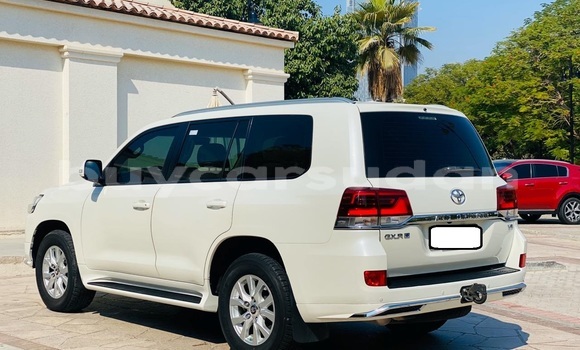 Buy Used Toyota Land Cruiser White Car in Import - Dubai in Al Jazirah State Buy Used Toyota Land Cruiser White Car in Import - Dubai in Al Jazirah State