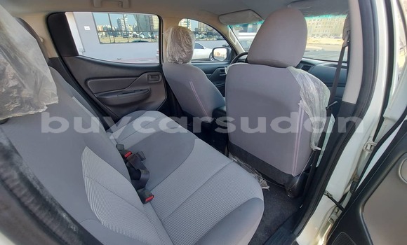 Buy Used Mitsubishi L200 White Car in al–Hawsh in al-Jazirah Buy Used Mitsubishi L200 White Car in al–Hawsh in al-Jazirah