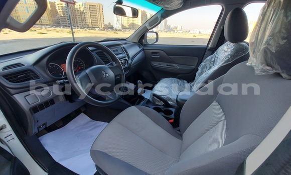 Buy Used Mitsubishi L200 White Car in al–Hawsh in al-Jazirah Buy Used Mitsubishi L200 White Car in al–Hawsh in al-Jazirah