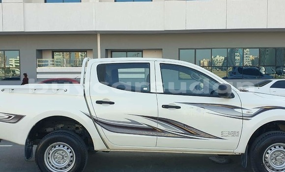 Buy Used Mitsubishi L200 White Car in al–Hawsh in al-Jazirah Buy Used Mitsubishi L200 White Car in al–Hawsh in al-Jazirah