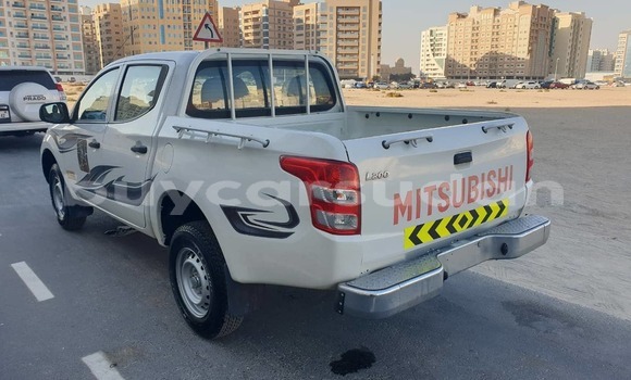 Buy Used Mitsubishi L200 White Car in al–Hawsh in al-Jazirah Buy Used Mitsubishi L200 White Car in al–Hawsh in al-Jazirah