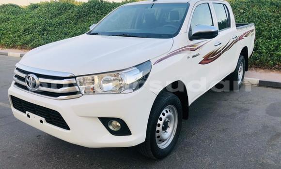 Buy Used Toyota Hilux White Car in Khartoum in Khartoum