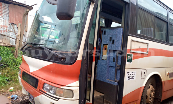 Buy Used Mitsubishi Van Red Truck in Yei in Bahr-al-Jabal