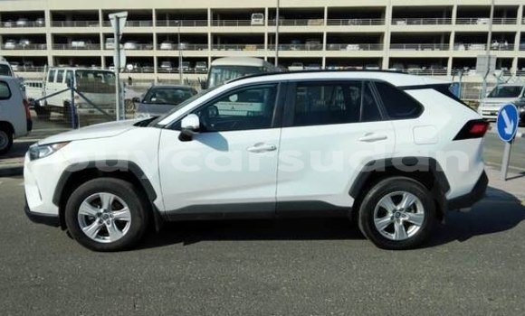 Buy Used Toyota RAV4 White Car in Juba in Bahr-al-Jabal Buy Used Toyota RAV4 White Car in Juba in Bahr-al-Jabal