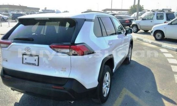 Buy Used Toyota RAV4 White Car in Juba in Bahr-al-Jabal Buy Used Toyota RAV4 White Car in Juba in Bahr-al-Jabal