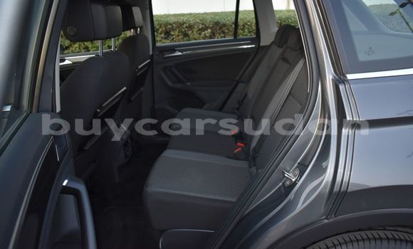 Acheter Occasion Voiture Volkswagen Tiguan Gris à Import - Dubai, État d'Al Jazirah Acheter Occasion Voiture Volkswagen Tiguan Gris à Import - Dubai, État d'Al Jazirah