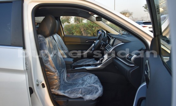 Acheter Neuf Voiture Mitsubishi Eclipse Cross Blanc à Import - Dubai, État d'Al Jazirah Acheter Neuf Voiture Mitsubishi Eclipse Cross Blanc à Import - Dubai, État d'Al Jazirah