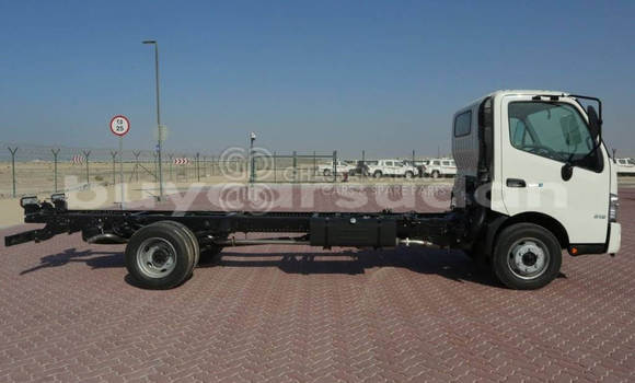Buy New Hino 916 White Truck in Import - Dubai in Al Jazirah State Buy New Hino 916 White Truck in Import - Dubai in Al Jazirah State