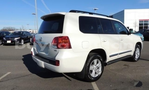 Buy Used Toyota Land Cruiser White Car in al–Khartum in al-Khartum Buy Used Toyota Land Cruiser White Car in al–Khartum in al-Khartum