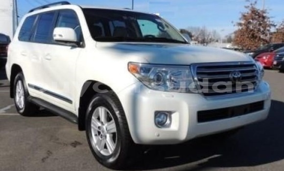 Buy Used Toyota Land Cruiser White Car in al–Khartum in al-Khartum Buy Used Toyota Land Cruiser White Car in al–Khartum in al-Khartum