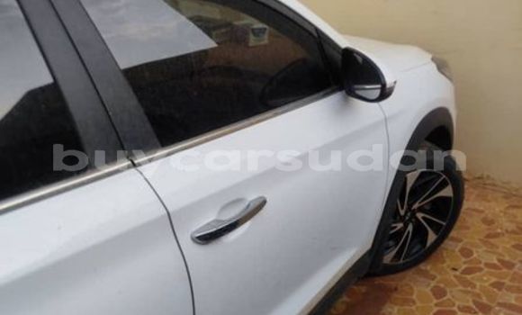 Buy Used Hyundai Tucson White Car in Khartoum in Khartoum Buy Used Hyundai Tucson White Car in Khartoum in Khartoum