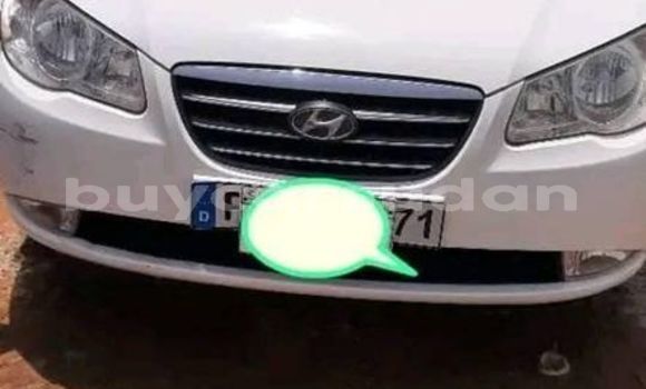 Acheter Occasion Voiture Toyota Avensis Blanc à Khartoum, Khartoum Acheter Occasion Voiture Toyota Avensis Blanc à Khartoum, Khartoum