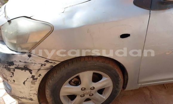 Acheter Occasion Voiture Toyota Yaris Blanc à Khartoum, Khartoum Acheter Occasion Voiture Toyota Yaris Blanc à Khartoum, Khartoum