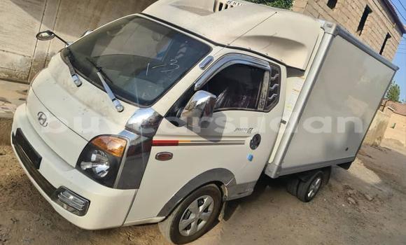 Buy Used Toyota FunCargo White Car in Khartoum in Khartoum Buy Used Toyota FunCargo White Car in Khartoum in Khartoum