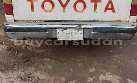 Buy Used Toyota Hilux White Car in Khartoum in Khartoum Buy Used Toyota Hilux White Car in Khartoum in Khartoum