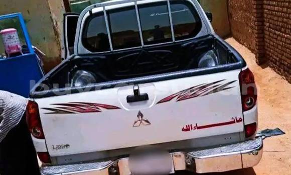 Buy Used Toyota Hilux White Car in Khartoum in Khartoum Buy Used Toyota Hilux White Car in Khartoum in Khartoum