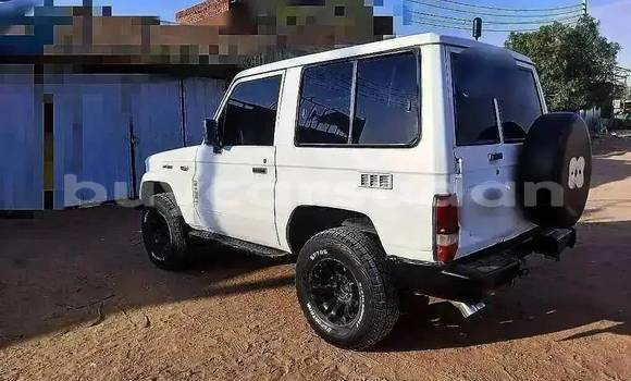 Buy Used Jeep Grand Cherokee SRT8 White Car in Khartoum in Khartoum Buy Used Jeep Grand Cherokee SRT8 White Car in Khartoum in Khartoum