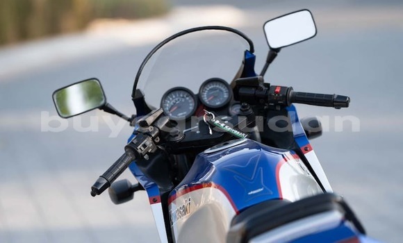 Buy Used Kawasaki GPZ Blue Bike in al–Khartum in al-Khartum Buy Used Kawasaki GPZ Blue Bike in al–Khartum in al-Khartum