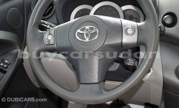 Buy Import Toyota HiAce White Truck in Import - Dubai in Al Jazirah State Buy Import Toyota HiAce White Truck in Import - Dubai in Al Jazirah State