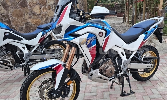 Buy Used Honda CRF Blue Bike in Abu Hijar in Sinnar Buy Used Honda CRF Blue Bike in Abu Hijar in Sinnar