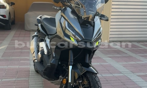 Buy Used Honda X-ADV Beige Bike in Abu Hijar in Sinnar Buy Used Honda X-ADV Beige Bike in Abu Hijar in Sinnar