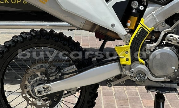 Buy Used Suzuki RM Beige Bike in Abu Hijar in Sinnar Buy Used Suzuki RM Beige Bike in Abu Hijar in Sinnar