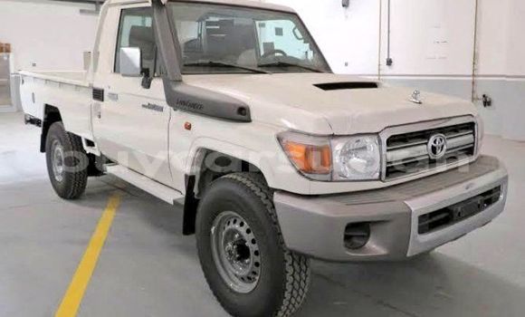 Buy Used Toyota Land Cruiser White Car in al–Khartum in al-Khartum Buy Used Toyota Land Cruiser White Car in al–Khartum in al-Khartum