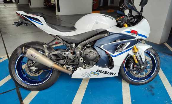Buy Used Suzuki GSX–R White Bike in al–Khartum in al-Khartum