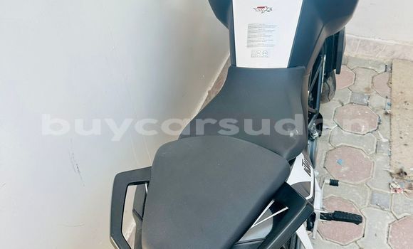 Buy Used KTM Duke Beige Bike in al–Kurumuk in an-Nil-al-Azraq Buy Used KTM Duke Beige Bike in al–Kurumuk in an-Nil-al-Azraq